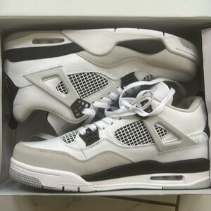 Air Jordan military 4s size 12